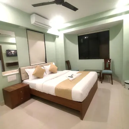 Everest Stays Rooms And Dormitory